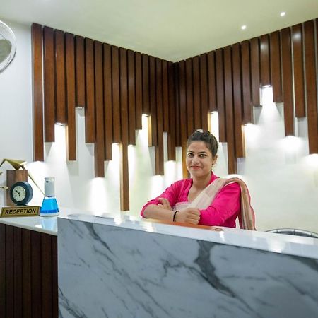 Hotel Js Souvenir Dehradun Bagian luar foto